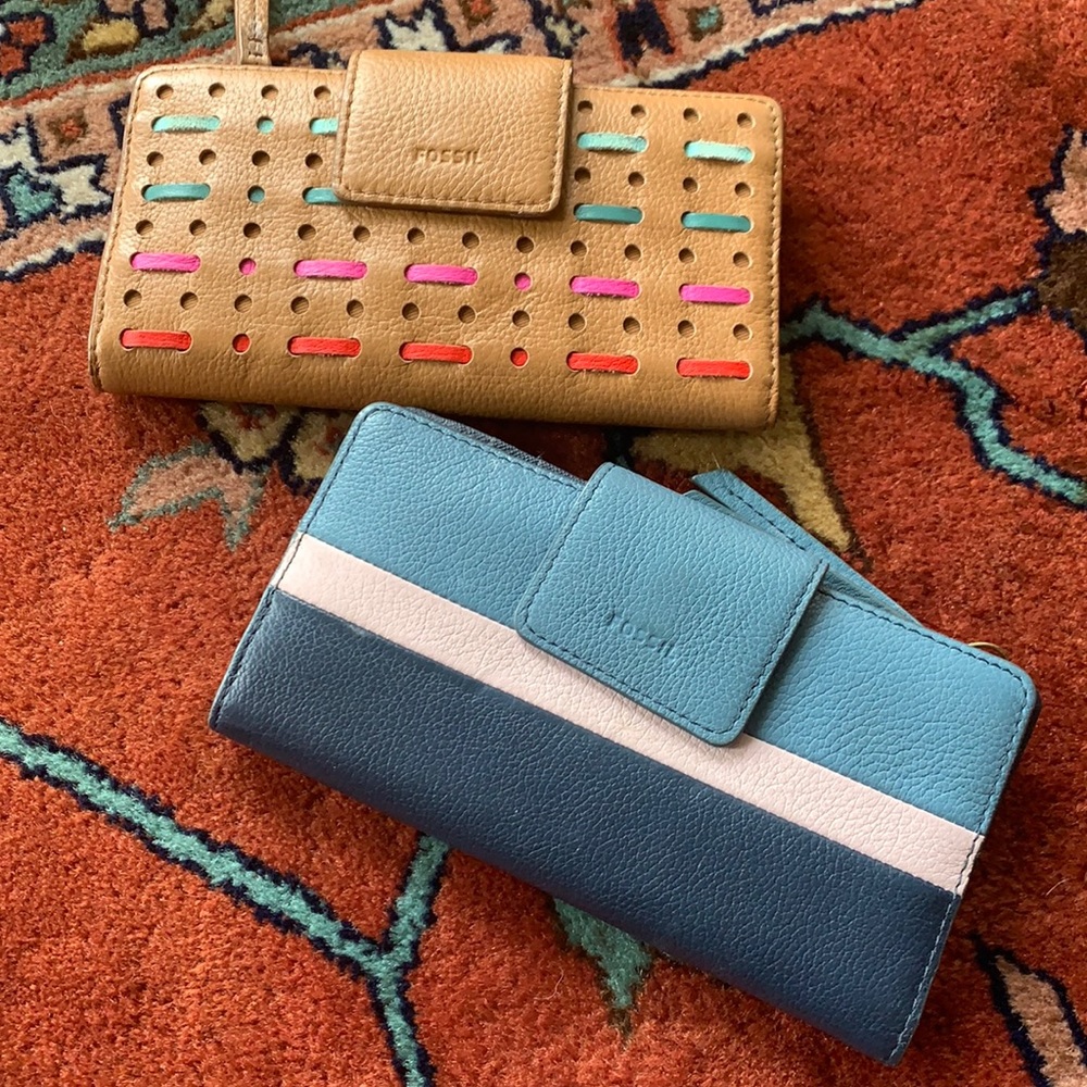 Two for one! Identical flap fossil wallets. 4x6,